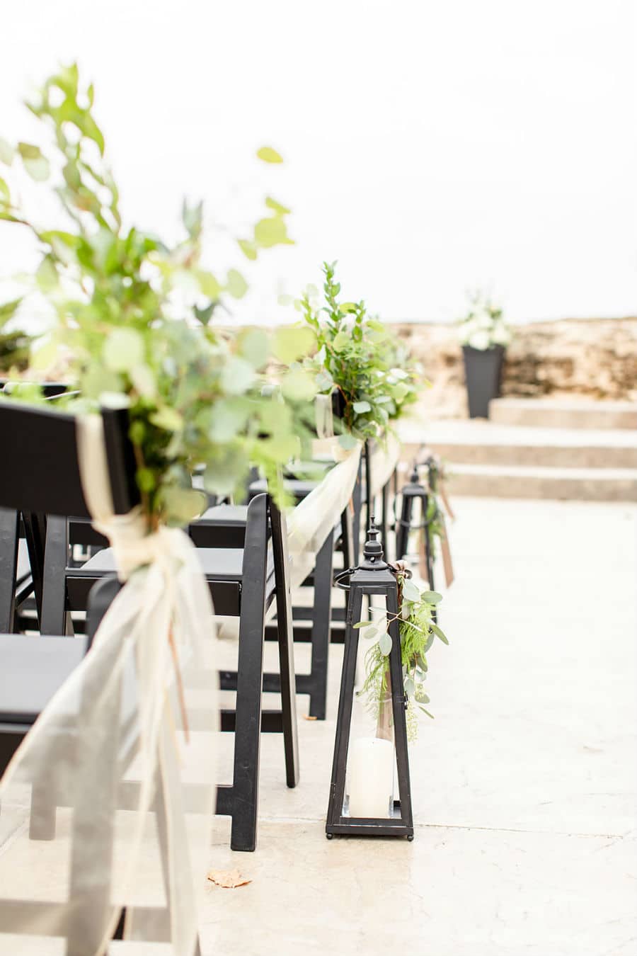 Outdoor seating and aisle